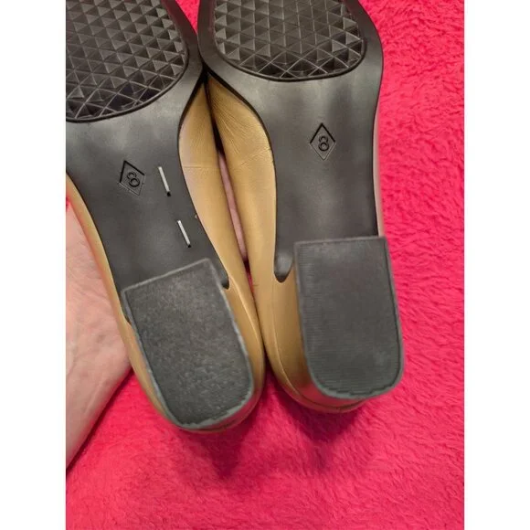 Aerosoles Pump Plaza Gold Leather Heels Women’s Size 8B Low Block Heel Comfort - Picture 9 of 9